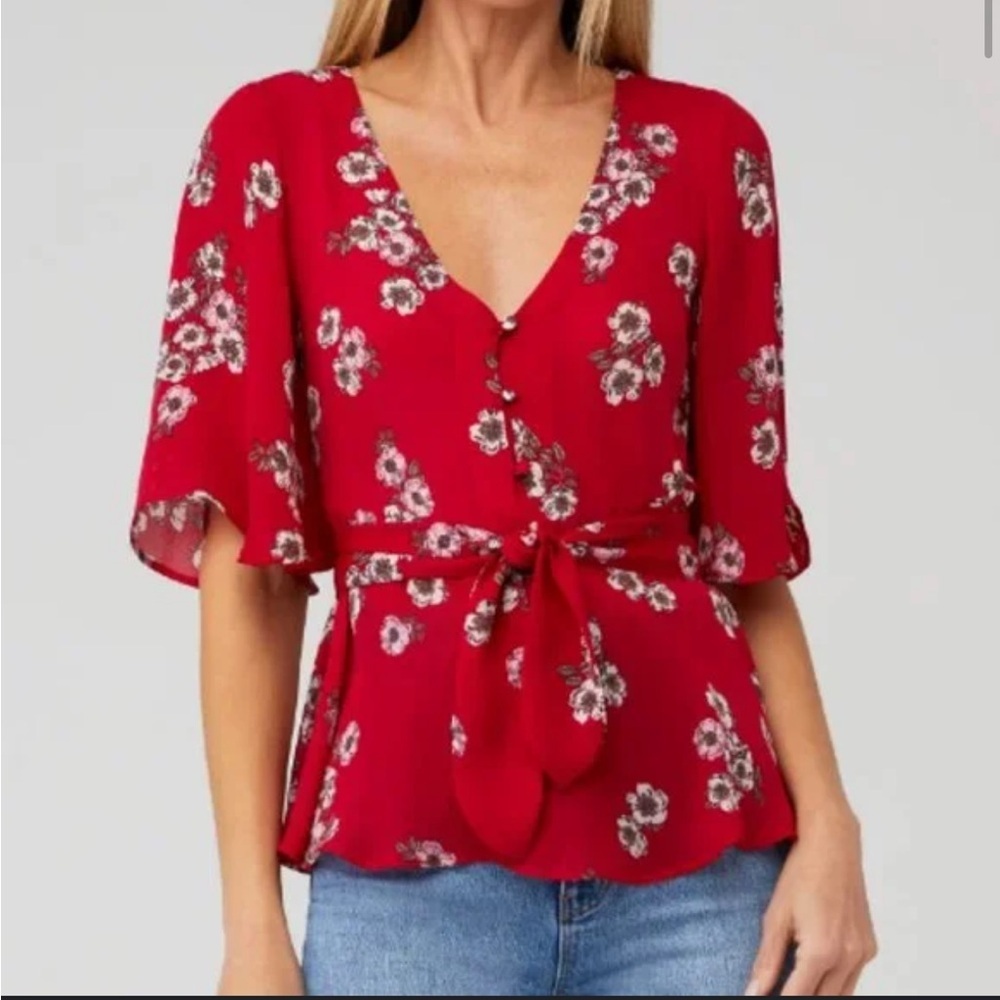 Cupcakes & Cashmere Red Tipton Floral Top M Waist Tie Flutter Sleeves V-Neck